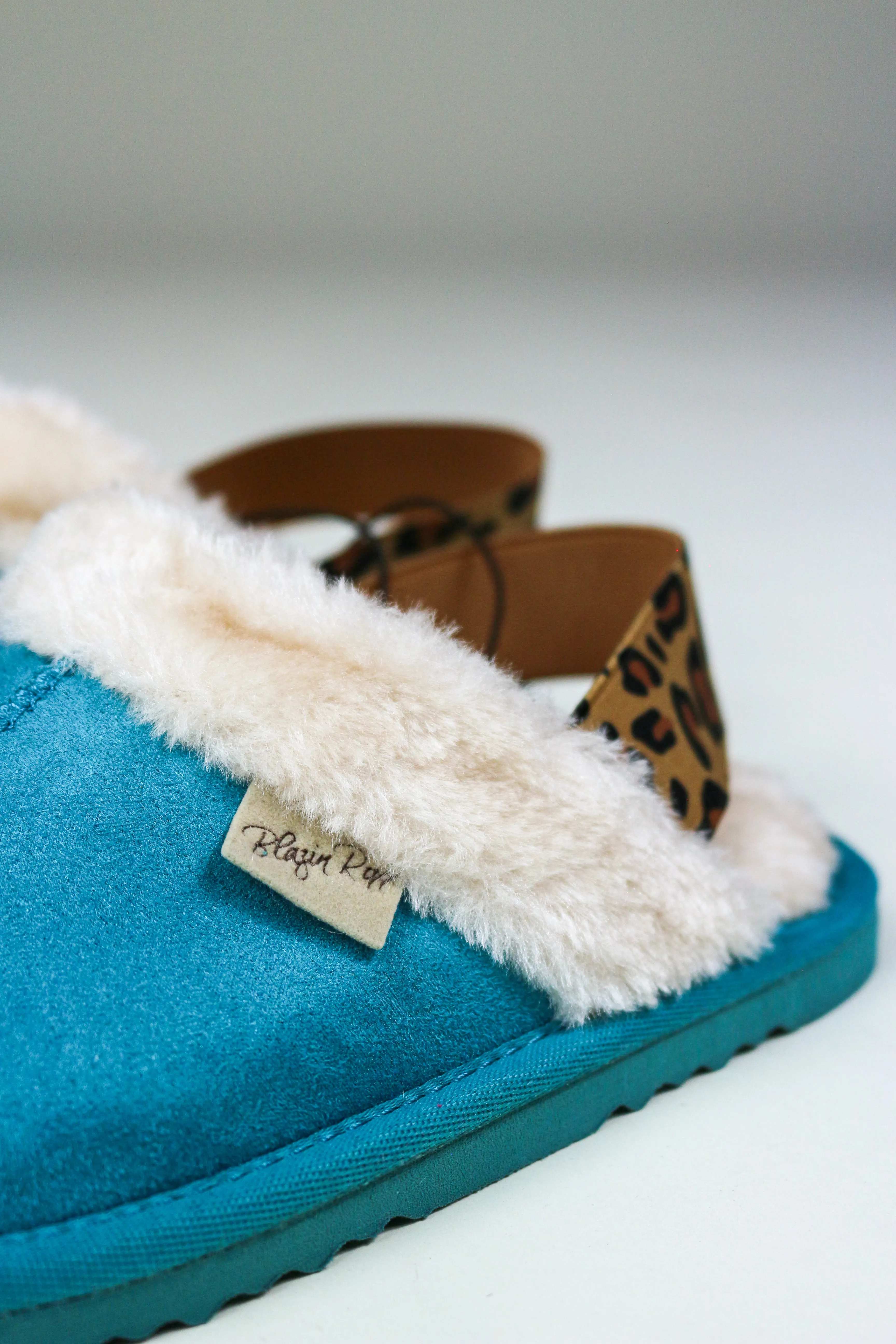 Blazin Roxx Turquoise Girls Ivory & Leopard Print Faux Fur Collar Slippers