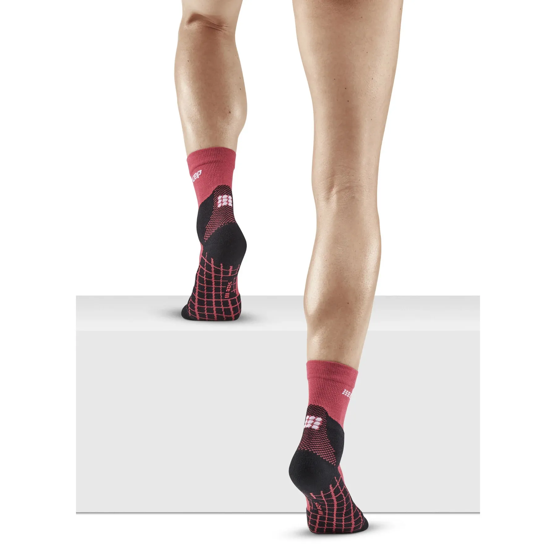 CEP Women&#x27;s Hiking Light Merino Mid Cut Compression Socks Berry | Buy CEP Women&#x27;s Hiking Light Merino Mid Cut Compression Socks Berry here | Outnorth