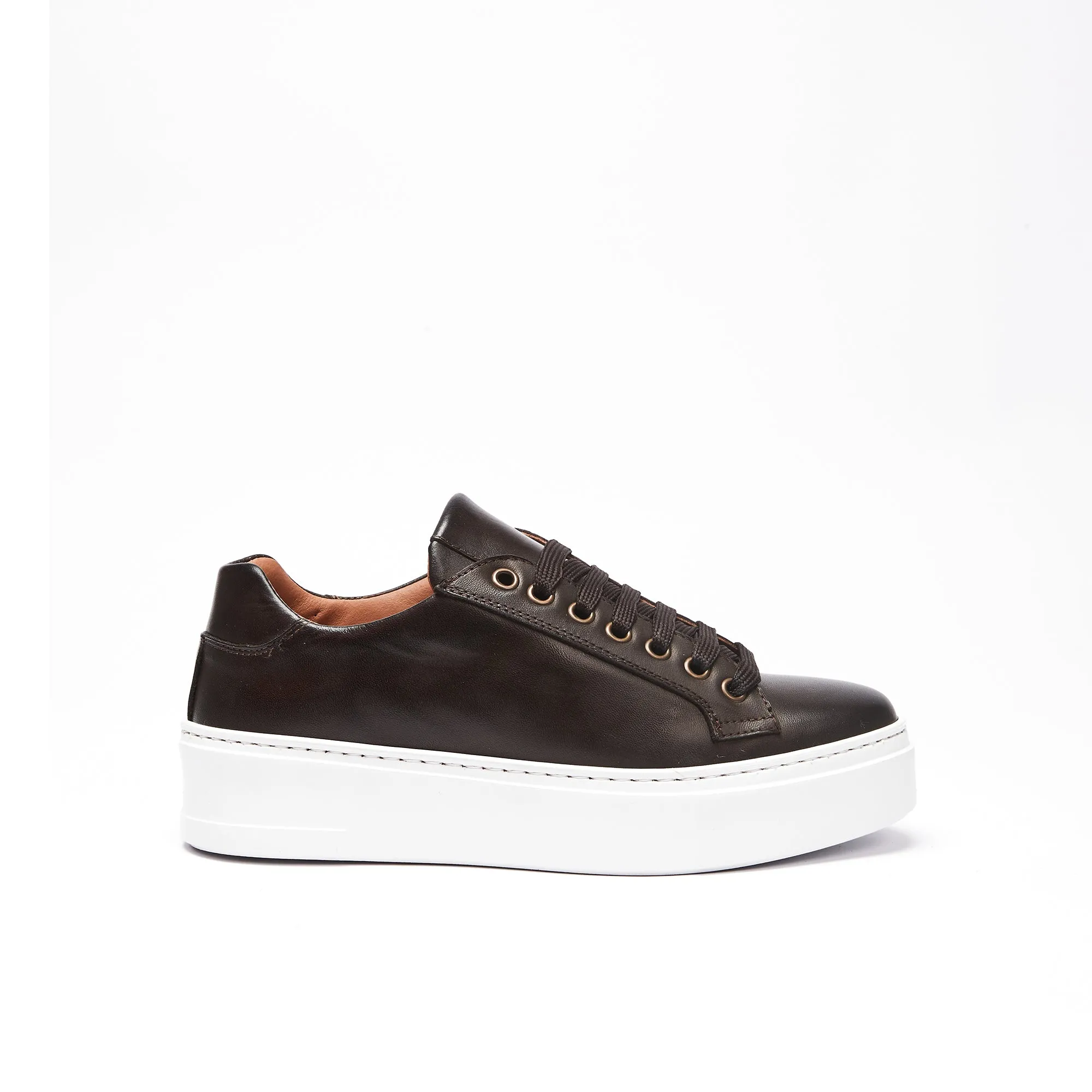 Classic lace-up sneaker dark brown