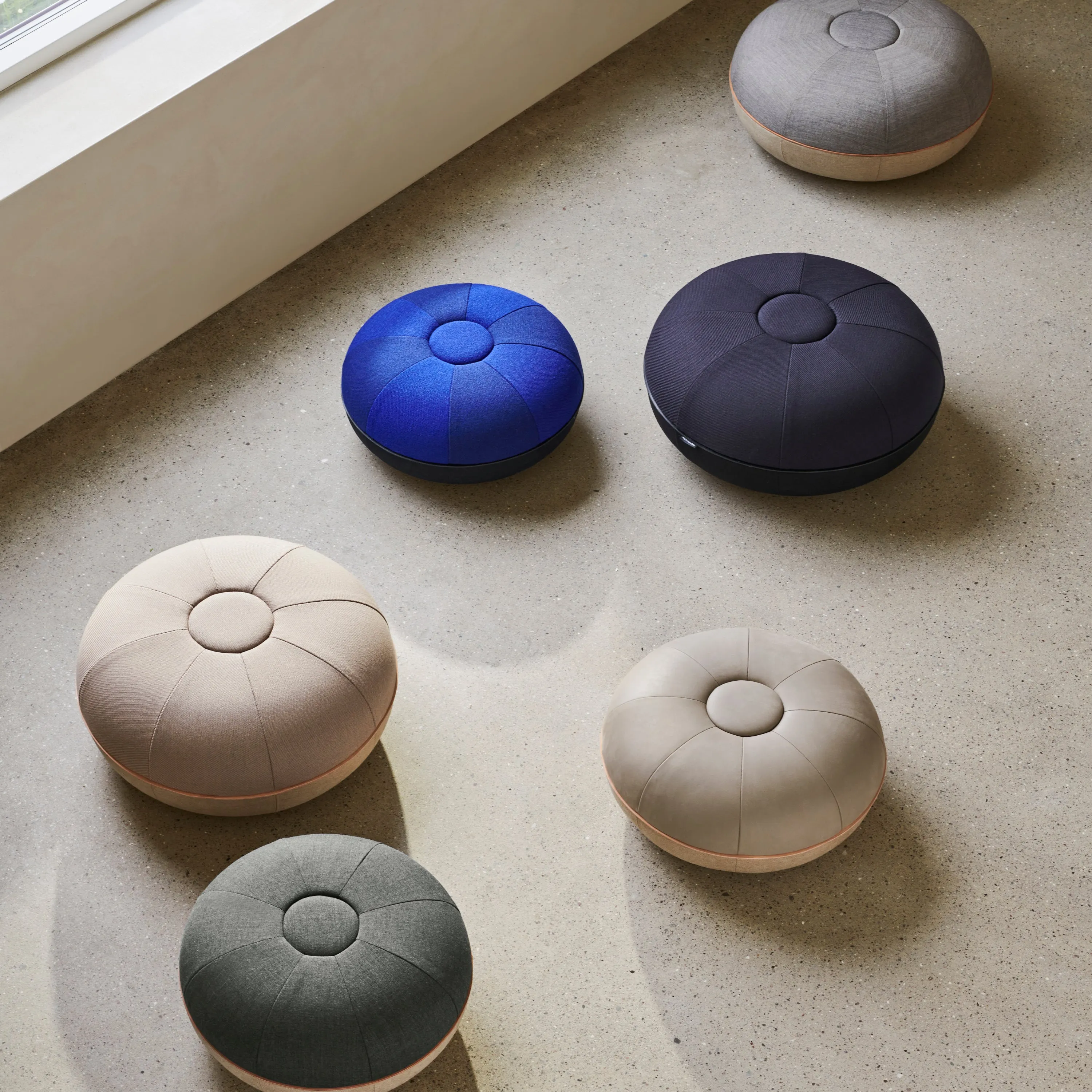 Fritz Hansen Pouf Small