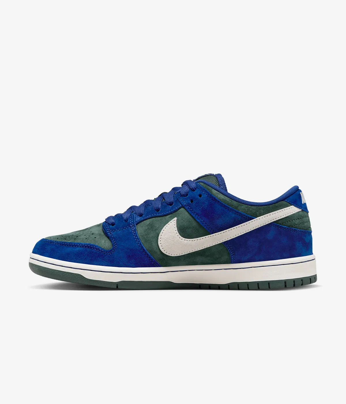 Nike SB Dunk Low Pro "Deep Royal Blue"