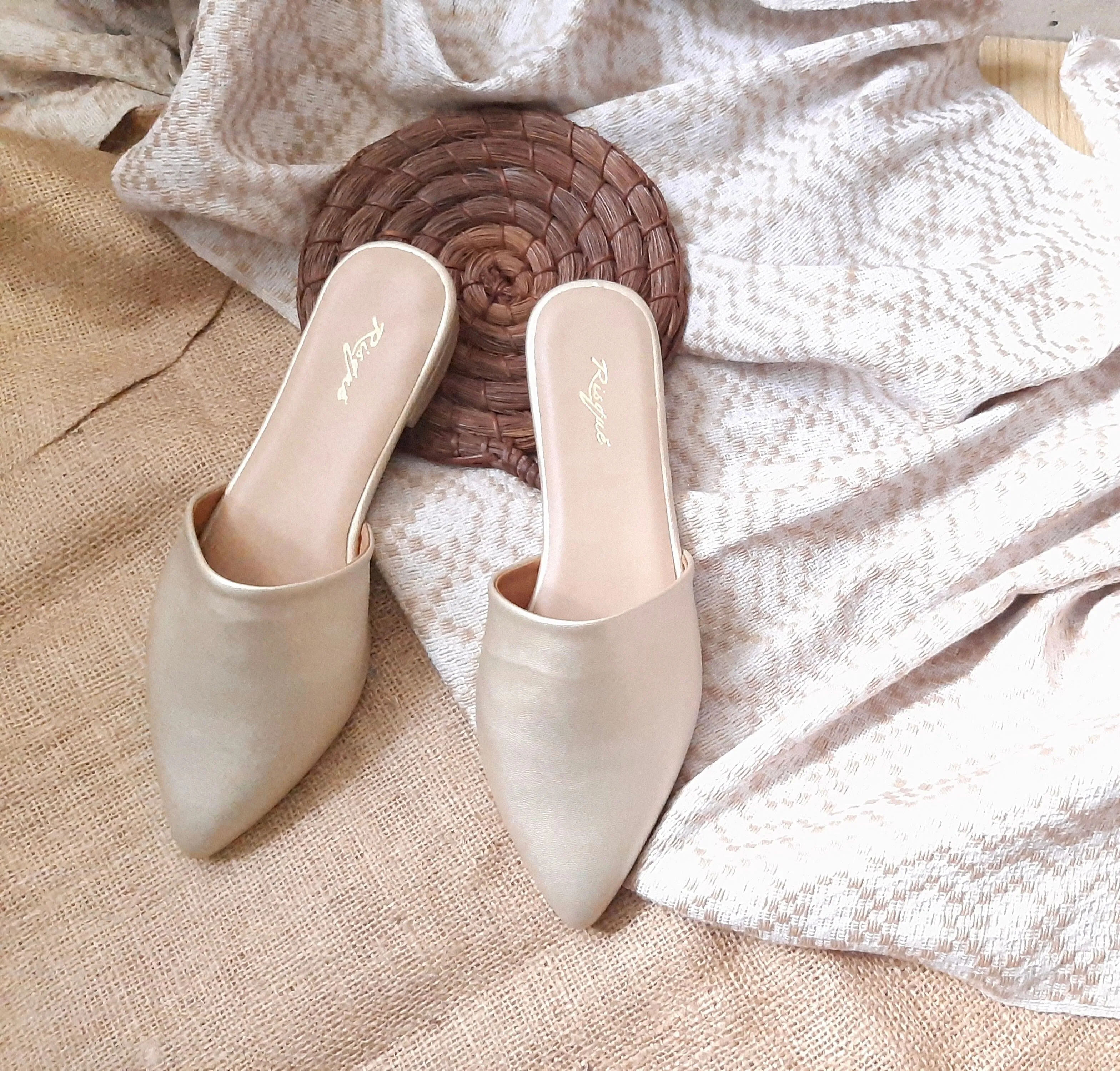 Pointed Mules