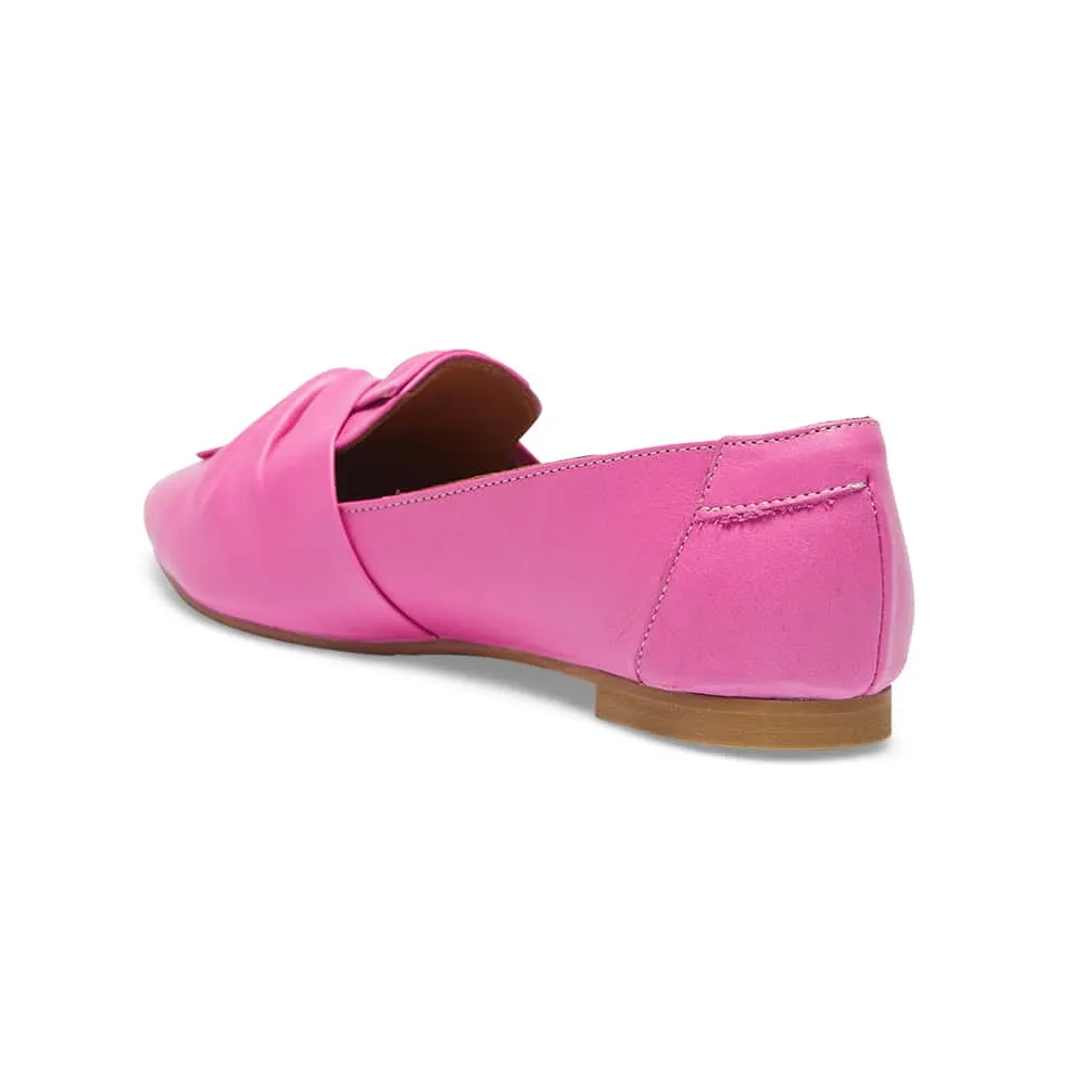 Rosco Flat in Fuschia Leather