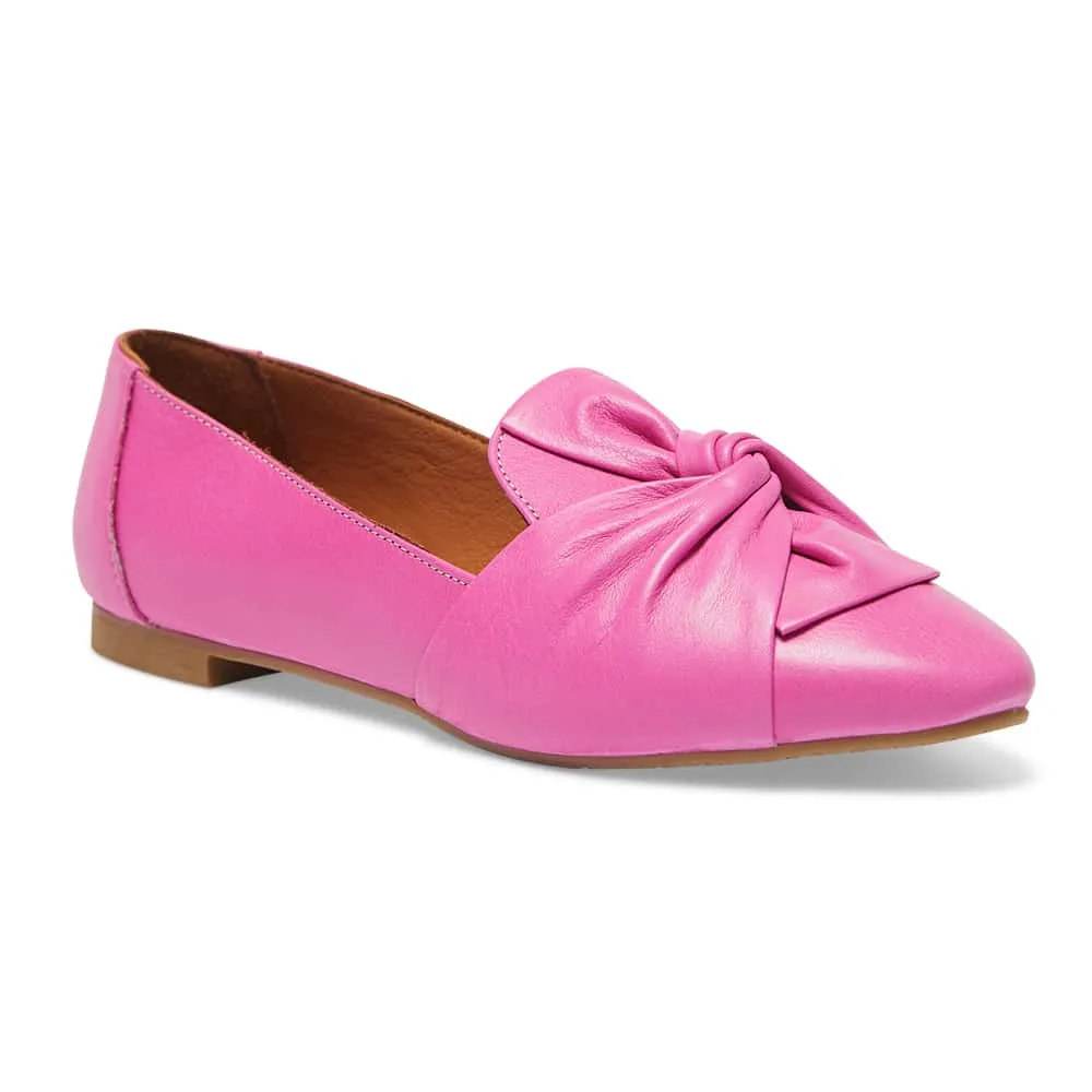 Rosco Flat in Fuschia Leather