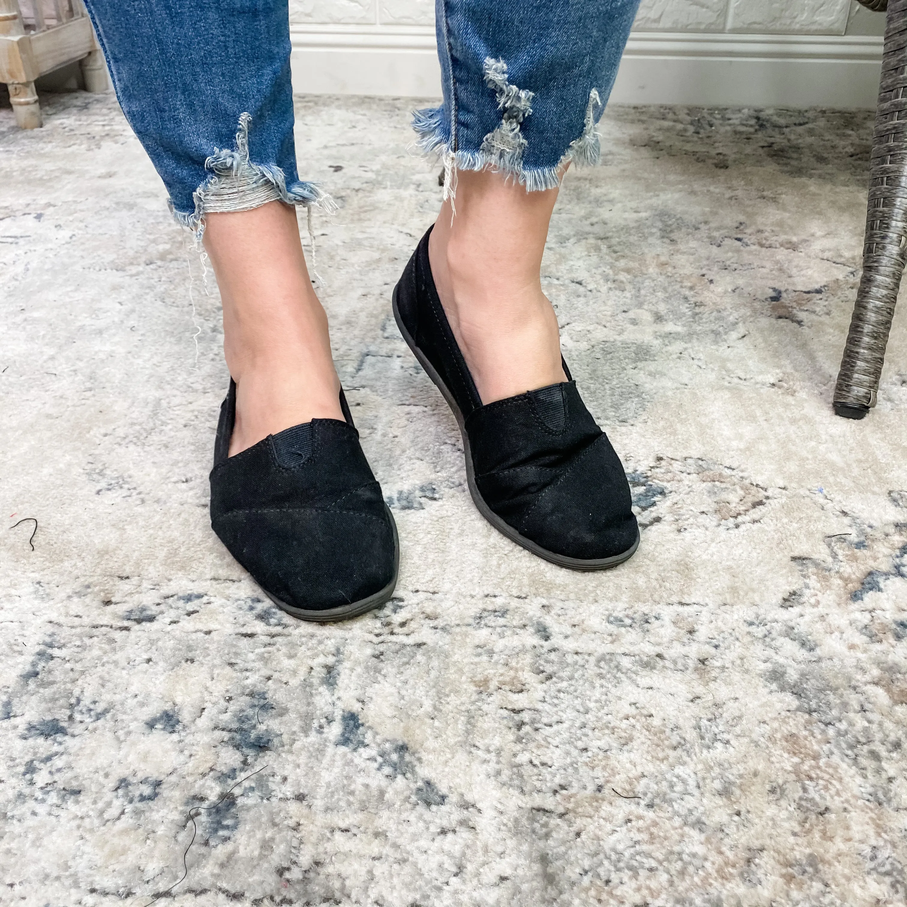 Round Toe Slip On (Black)