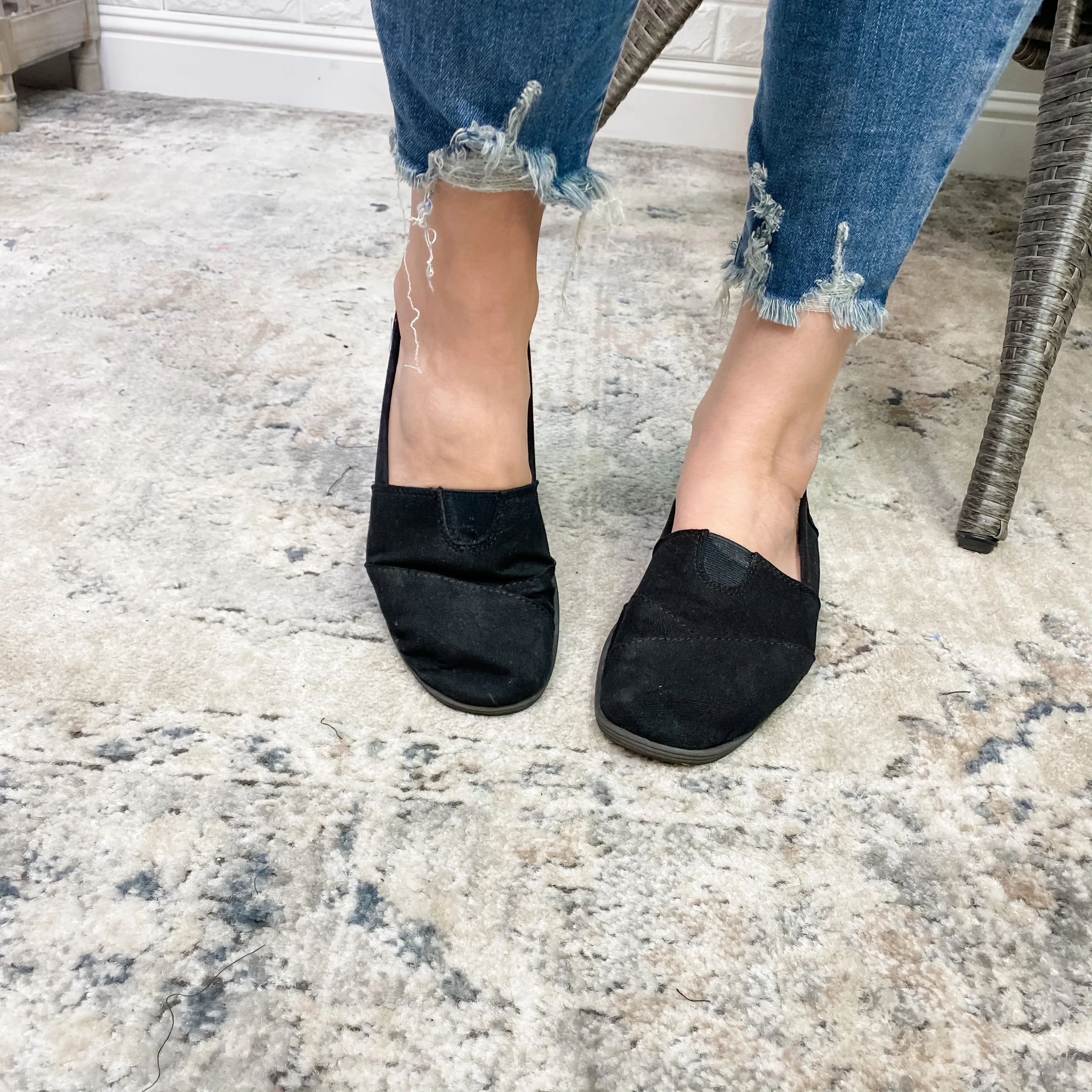 Round Toe Slip On (Black)