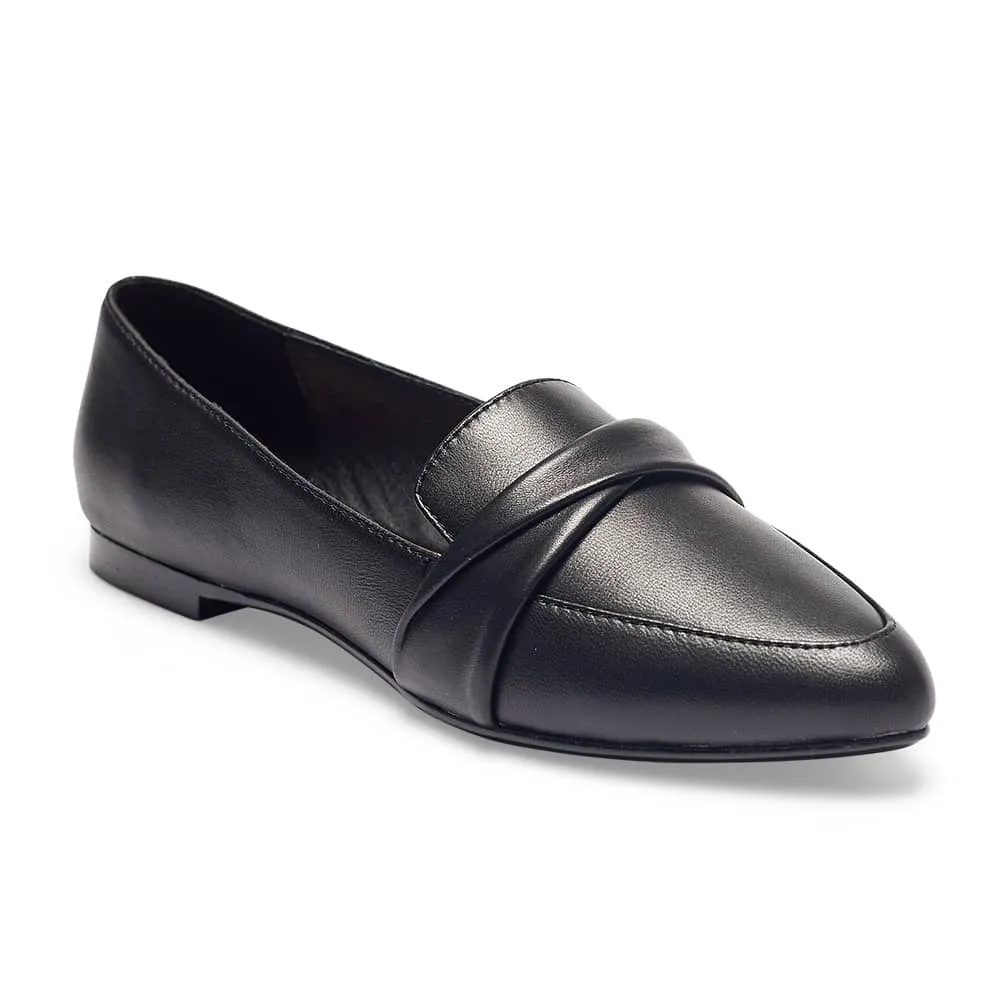 Taylor Flat in Black Leather